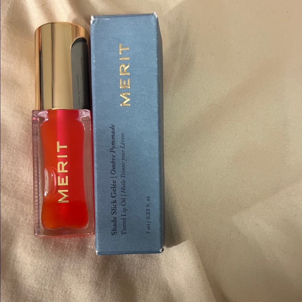 Merrit Shade Slick Tinted Lip Oil - Red